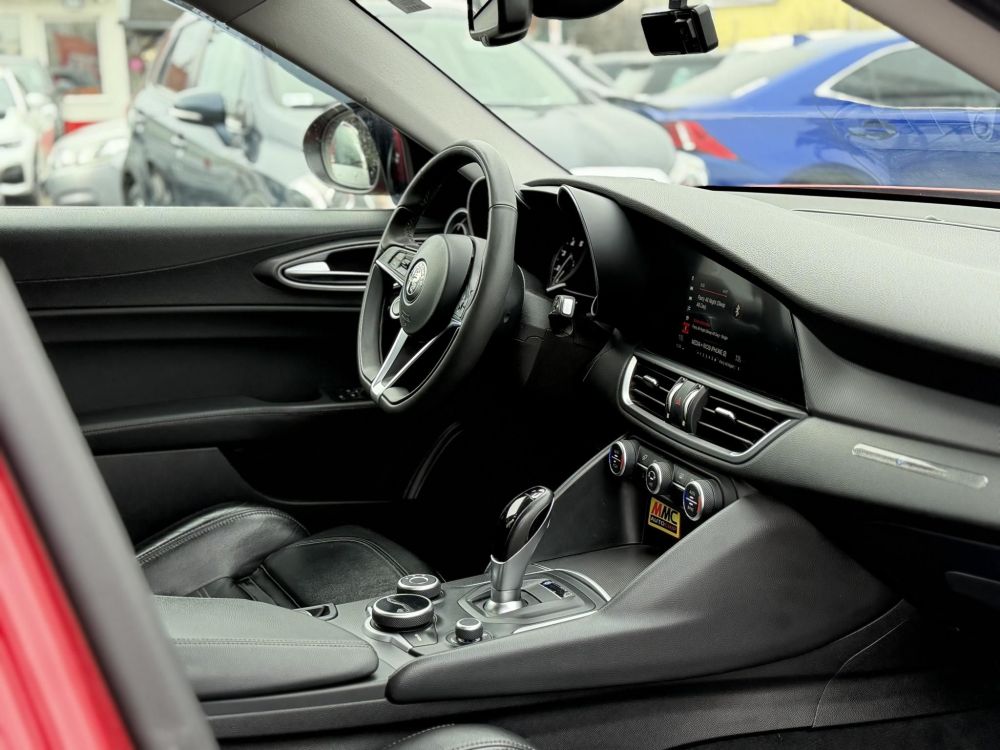 ALFA ROMEO GIULIA 2.0 Veloce Q4 (Automata) 280le. ALFA ROSSO. 116e km!