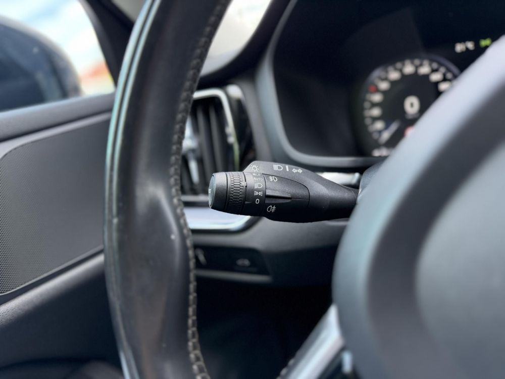 VOLVO V60 2.0 [B3] MHEV Momentum Pro Geartronic Magyarországi. végig márkaszervizelt. kerámia. friss nagyszerviz!