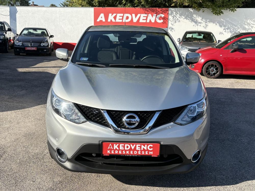 NISSAN QASHQAI 1.6 dCi Tekna 4WD 119e km. LED Tempomat Bluetooth Digitklíma MEGKÍMÉLT állapot!