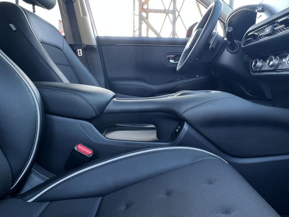 HONDA ZR-V 2.0 i-MMD Hybrid Sport eCVT 9e km. Gyári garancia. LED Wireless Carplay Navi Ülésfűtés