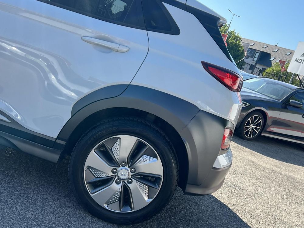 HYUNDAI KONA EV 64kWh Premium Magas felszereltség. megkímélt állapot!