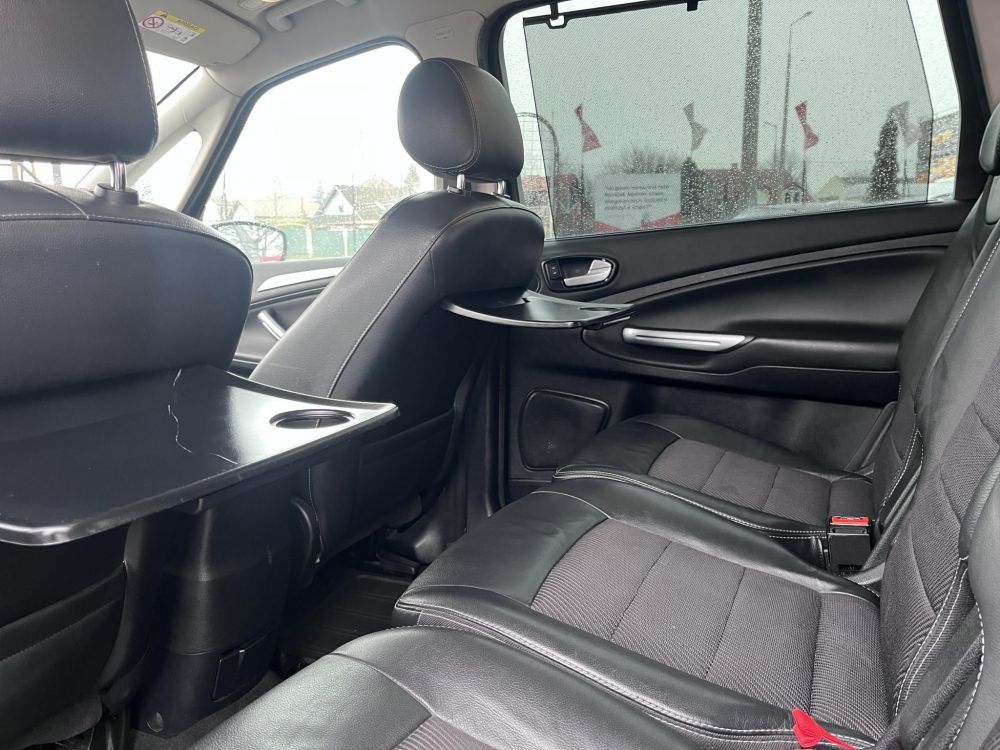 FORD S-MAX 2.0 TDCi Business Powershift Tempomat. fűthető ülések. navigáció. téli-nyári kerékszett