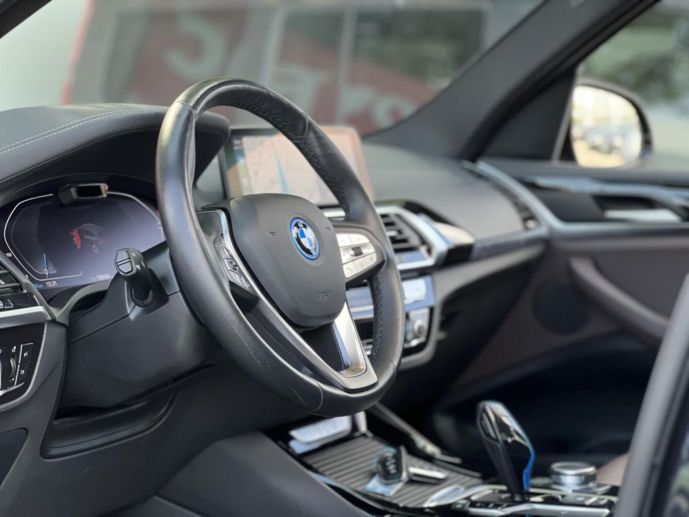 BMW IX3 73,9kWh Konyak bőr. Virtual Cockpit. Panoráma tető. CARPLAY!