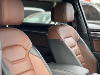 VOLKSWAGEN TOUAREG 3.0 V6 TDI Atmosphere Tiptronic ic 135e km. M.o.-i. magasan felszerelt. márkaszervizelt előélet!