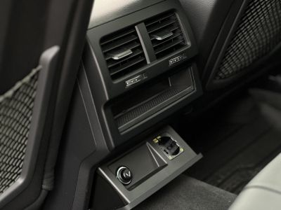 VOLKSWAGEN TOUAREG 3.0 V6 TDI Atmosphere Tiptronic ic 135e km. M.o.-i. magasan felszerelt. márkaszervizelt előélet!