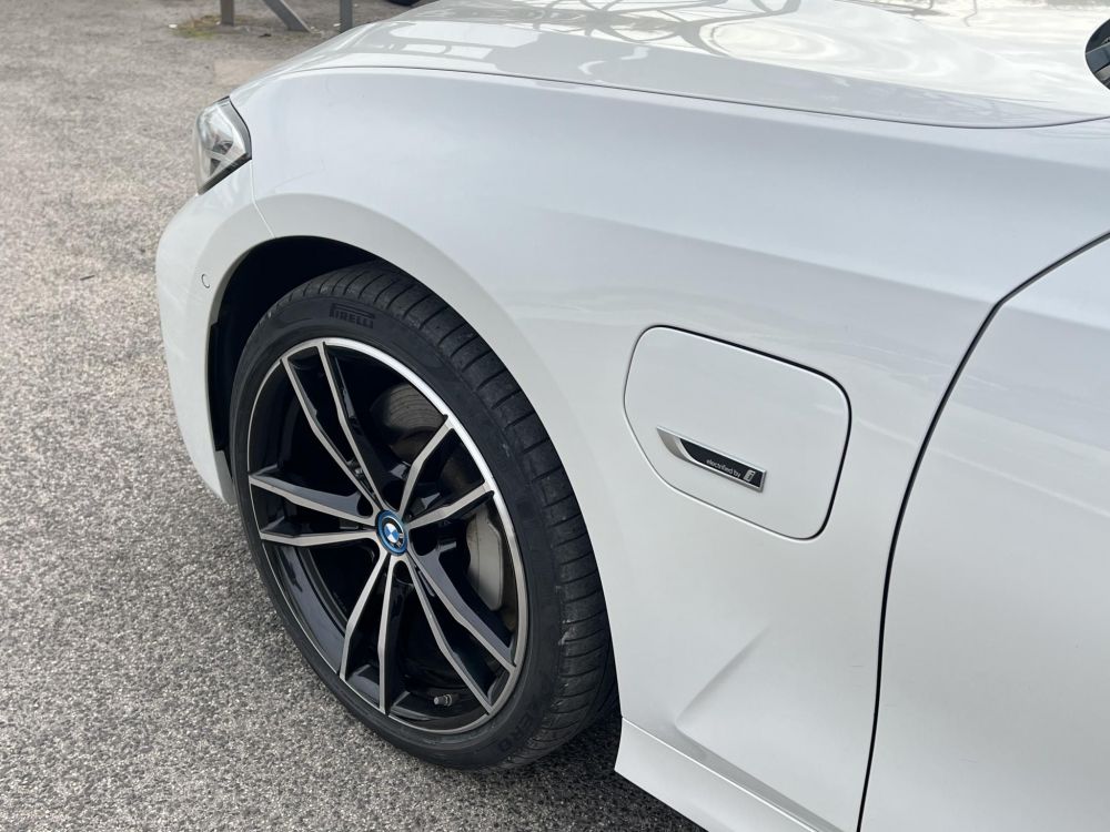 BMW 330e M Sport (Automata) Frissen szervizelt. LED Panorámatető ACC Holttér Keyless Sávtartó
