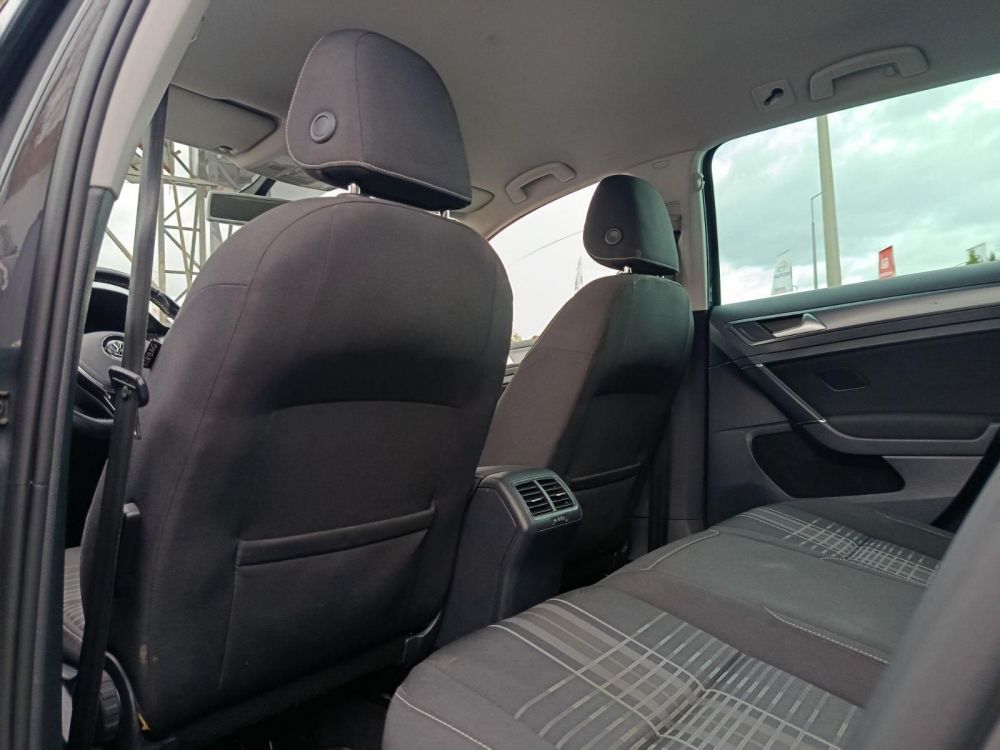 VOLKSWAGEN GOLF VII Variant 2.0 TDI BMT Comfortline Euro 6 Lounge Tempomat Digitklíma Ülésfűtés Bluetooth