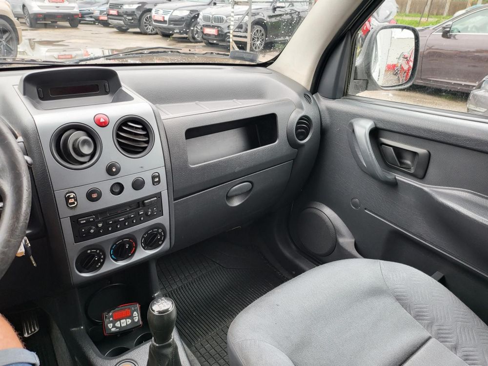 CITROEN BERLINGO 1.9 D Hűtős 0-5 fok!
