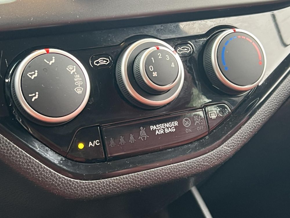 KIA PICANTO 1.0 LX Cool Klíma. Exkluzív bőrbelső. Kormány-ülés fűtés!
