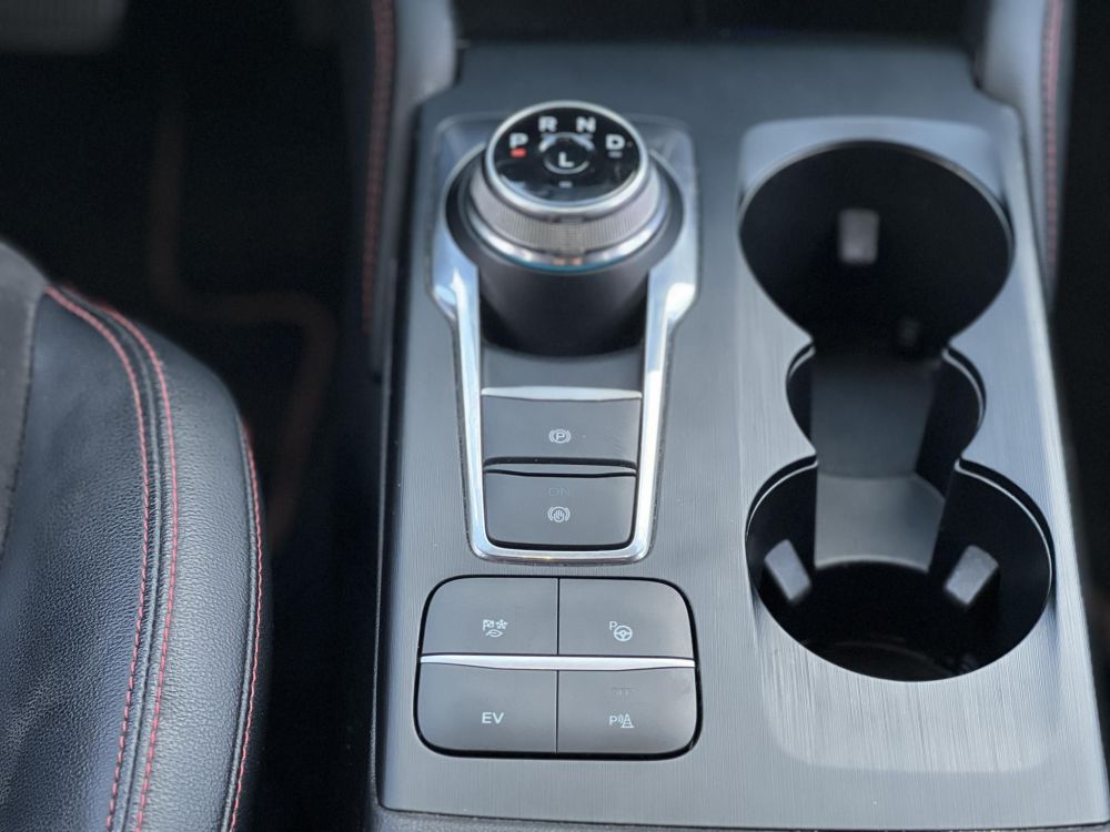 FORD KUGA 2.5 PHEV ST-Line CVT 82e km. 70km elektromos hatótáv. megkímélt állapot!