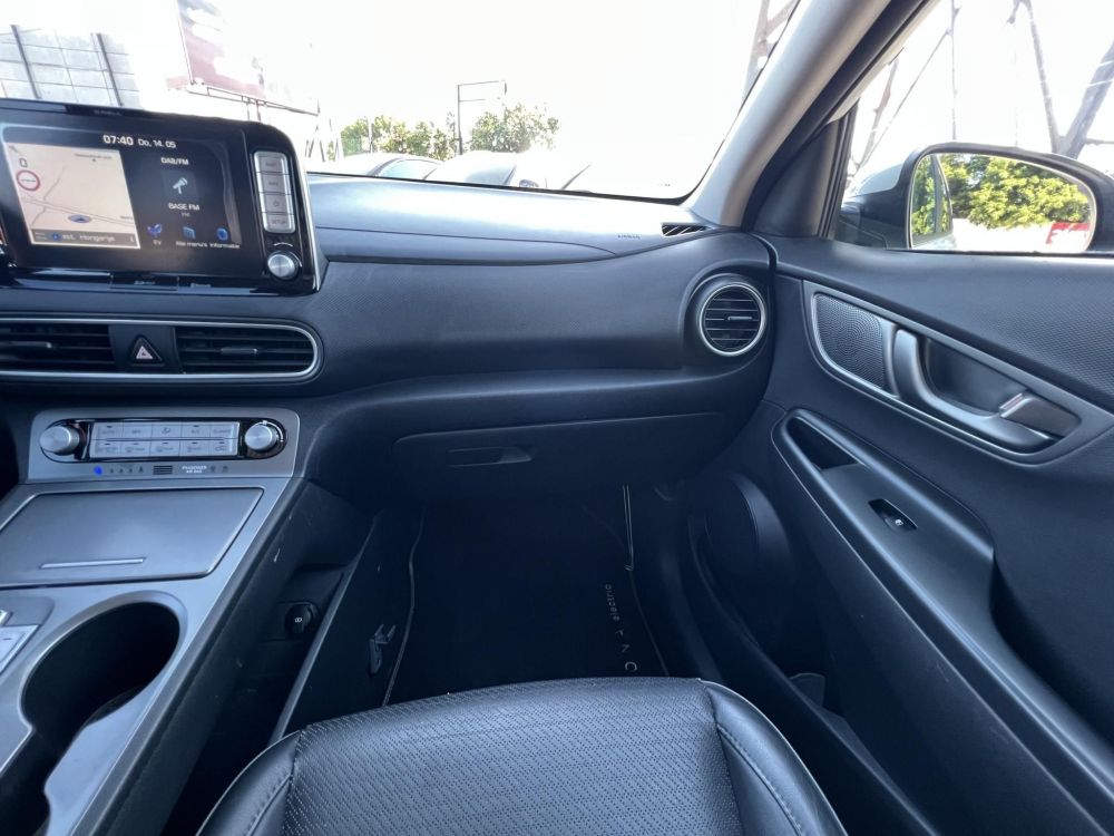 HYUNDAI KONA EV 64kWh Premium Magas felszereltség. megkímélt állapot!