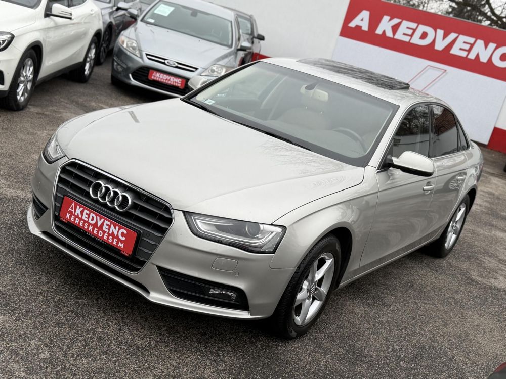 AUDI A4 2.0 TDI multitronic Magyarországi Napfénytető Xenon Üléshűtés PDC Téli-nyári kerék!