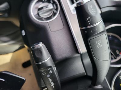 MERCEDES-BENZ E-OSZTÁLY E 200 Avantgarde (Automata) Napfénytető Ülésfűtés F1 váltó Bőr belső Ex taxi A LEGJOBB ÁRON!