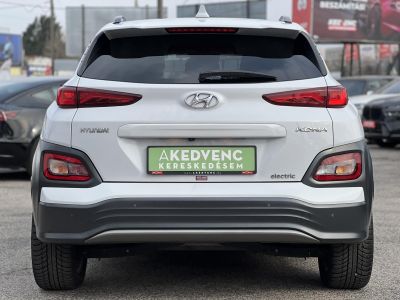 HYUNDAI KONA EV 64kWh Style 100% akku. HUD. sávtartó. CarPlay. 400km hatótáv!
