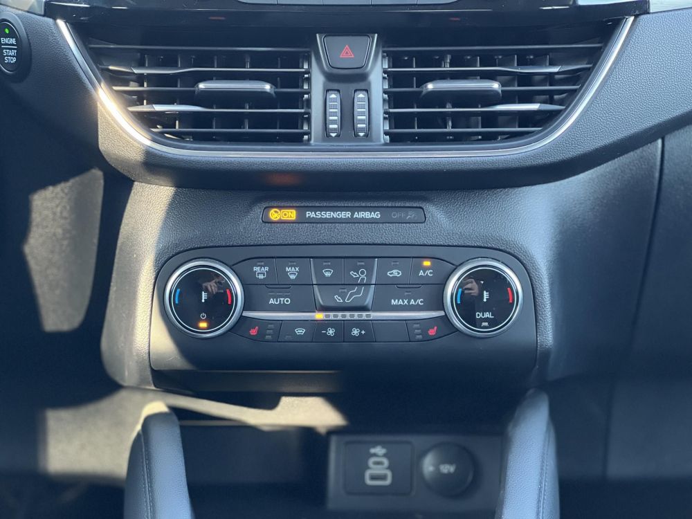 FORD KUGA 2.5 PHEV Titanium X CVT 44e km. Bang and Olufsen. Carplay. Ülésfűtés. Kifogástalan állapot!