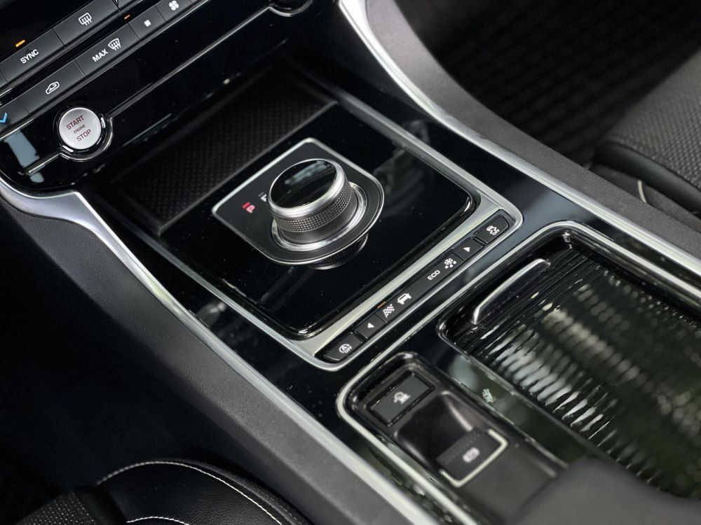JAGUAR XF 2.0 i4D Portfolio