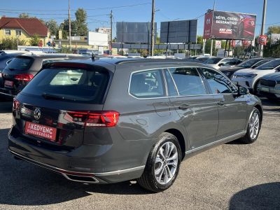 VOLKSWAGEN PASSAT VIII Variant 1.4 TSI GTE Plug-In-Hybrid DSG 97e km. LED Távtartó Carplay Ülésfűtés Kamera 2 töltőkábel!