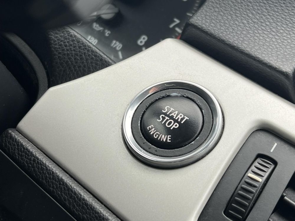 BMW 325i (Automata) Xenon Tempomat Ülésfűtés Bluetooth Navi PDC Friss vizsga!