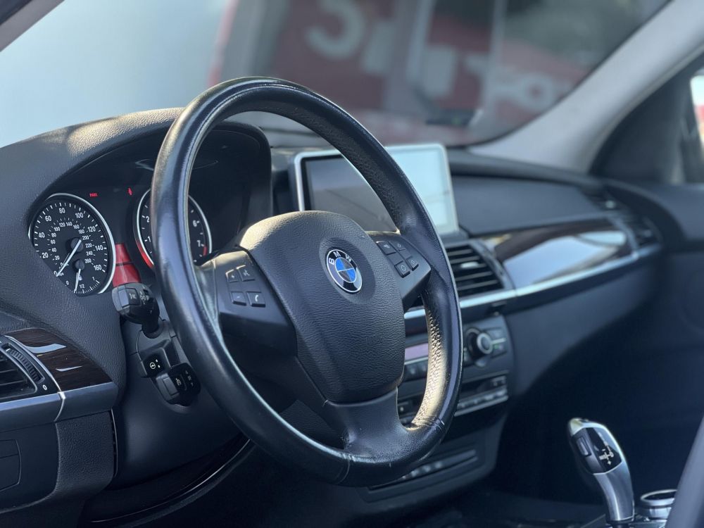 BMW X5 xDrive35i (Automata) Carplay Memóriás ülések Panoráma tető Téli-nyári felni garnitúrával!