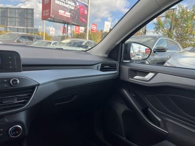 FORD FOCUS 1.0 EcoBoost Trend M.o.-i. 1.tul. Márkaszervizelt!