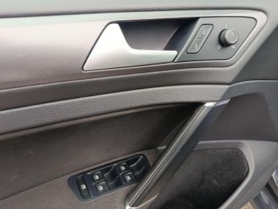 VOLKSWAGEN GOLF VII Variant 2.0 TDI BMT Comfortline Euro 6 Lounge Tempomat Digitklíma Ülésfűtés Bluetooth