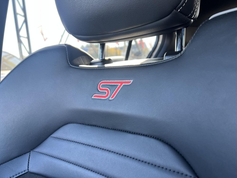 FORD FOCUS 2.3 EcoBoost ST Frissen szervizelt. RECARO. Carplay