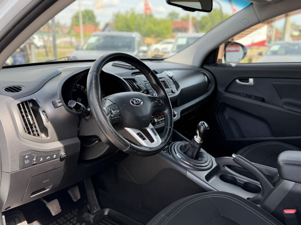 KIA SPORTAGE 2.0 CRDi EX Prémium 4x4 Magyarországi. tempomat. digitklíma. tolatóradar. vonóhorog. téli-nyári kerék!
