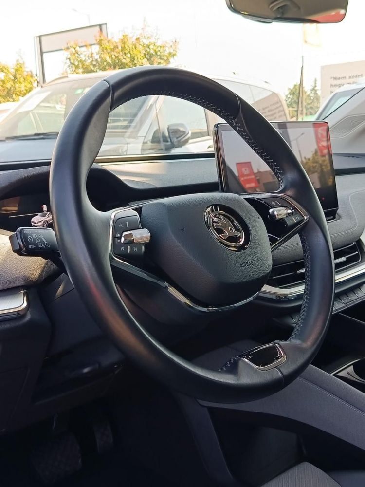 SKODA ENYAQ iV 60 400 km-es hatótáv. tágas beltér. kitűnő állapot. GARANCIA!