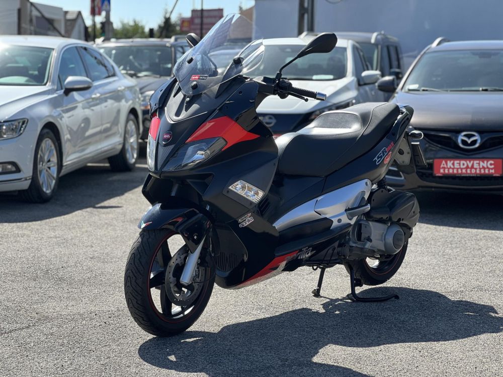 APRILIA SR MAX 300 Akrapovic