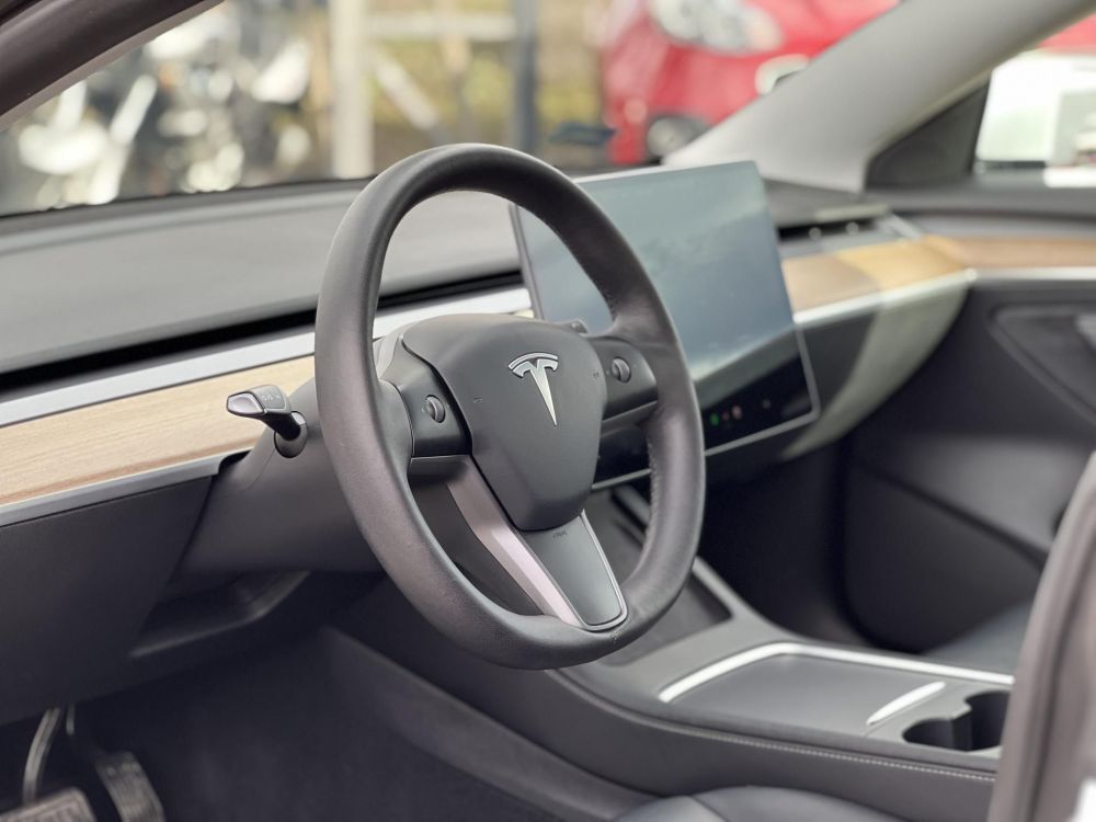 TESLA MODEL 3 Long Range AWD (Automata) 500km-es hatótáv. mátrix LED. garanciális. hőszívattyú. 4 évszakos gumik!