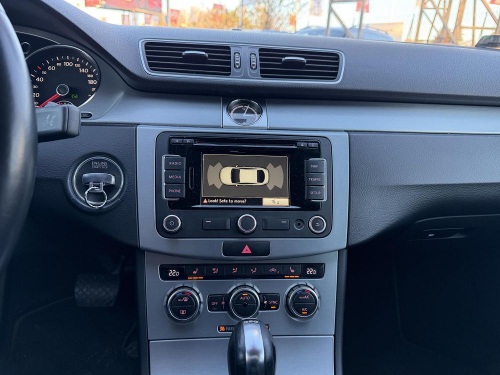 VOLKSWAGEN CC 2.0 CR TDI BMT DSG [5 személy] Xenon Tempomat Ülésfűtés PDC Navi Bluetooth 2 gyári kulcs!