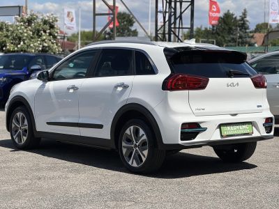 KIA NIRO e-Niro 39kWh Silver 73e km. távtartó. sávtartó. ülésfűtés. félbőr. CARPLAY!