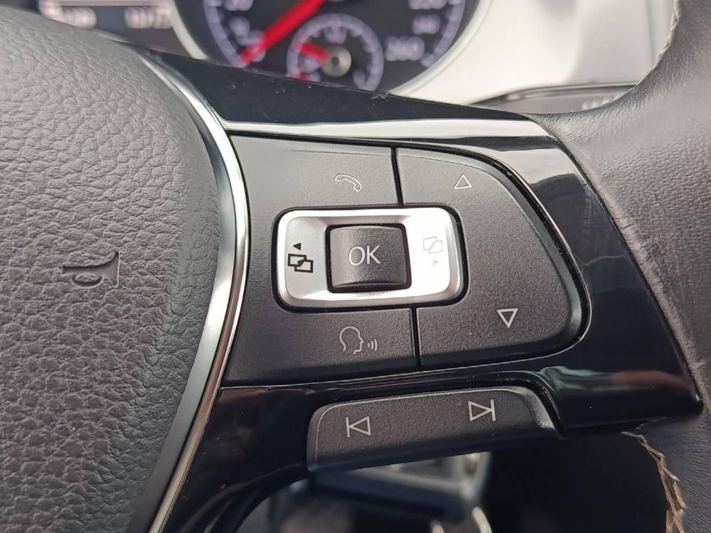 VOLKSWAGEN GOLF VII Variant 2.0 TDI BMT Comfortline Euro 6 Lounge Tempomat Digitklíma Ülésfűtés Bluetooth