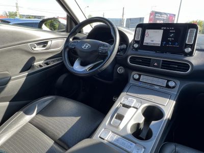 HYUNDAI KONA EV 64kWh Premium Magas felszereltség. megkímélt állapot!
