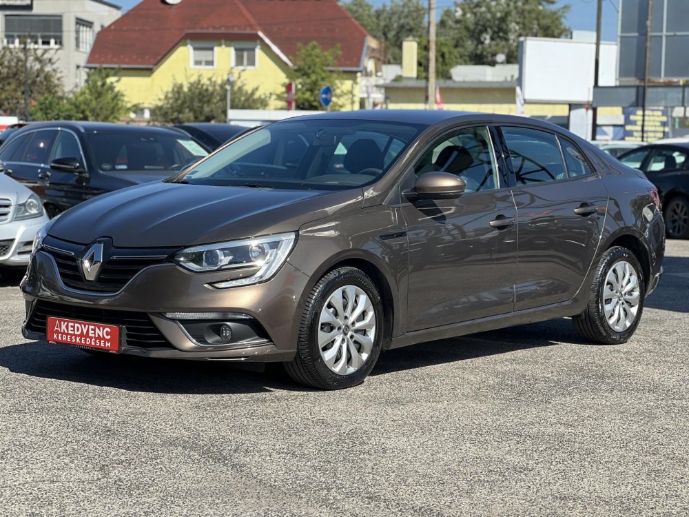 RENAULT MEGANE GrandCoupé 1.6 SCe Limited Magyarországi. 106e km Gyári fényezés Márkaszervizelt!