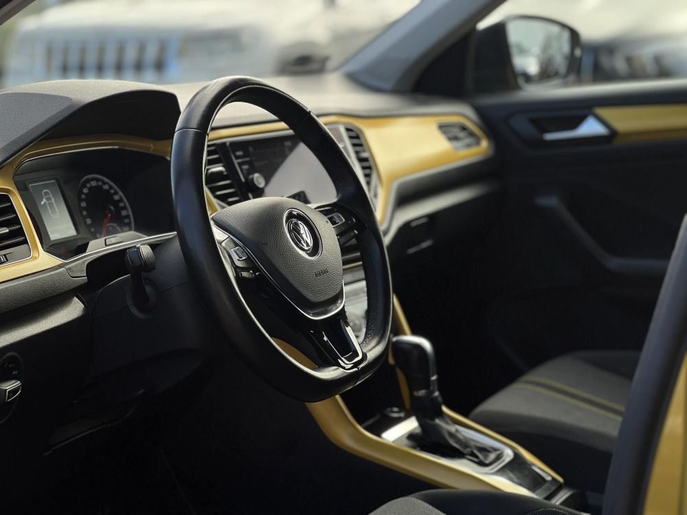 VOLKSWAGEN T-ROC 1.5 TSI ACT Style DSG 140e km. M.-o.i. távolságtartó. sávtartó. navigáció. ülésfűtés. CARPLAY!