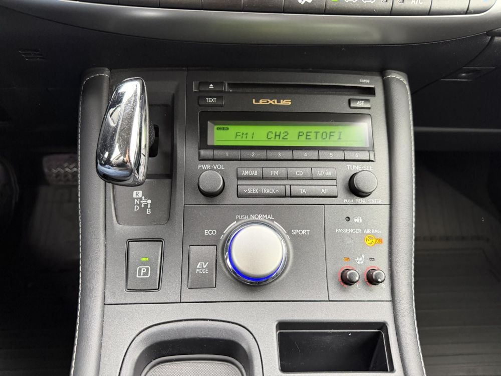 LEXUS CT 200h Comfort (Automata) 125e km. LED Tempomat Kamera Ülésfűtés Digitklíma