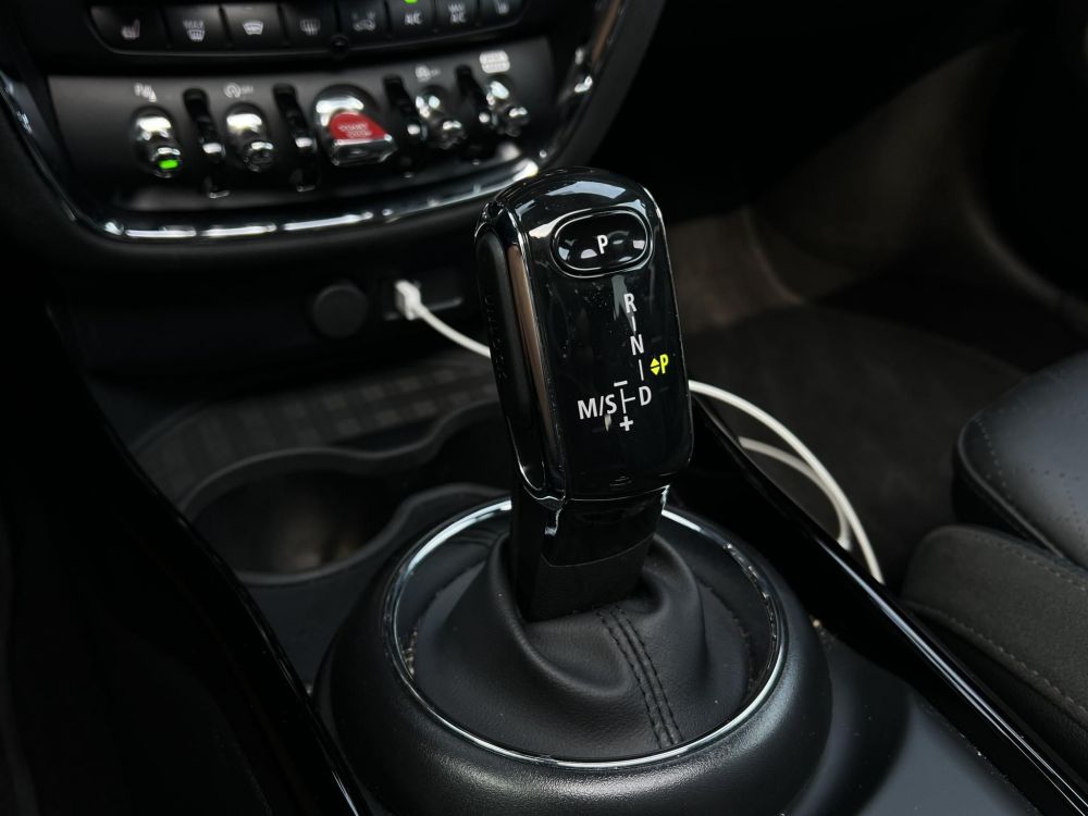 MINI CLUBMAN 2.0 John Cooper Works ALL4 (Automata) M.o.-i. 1.tul. garanciális. teljes felszereltség. sérülésmentes. carplay