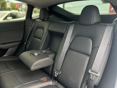 TESLA MODEL Y RWD (Automata) 87e km. LFP akku. Ryzen processzor. 2031-ig garanciális. téli-nyári kerékszett!