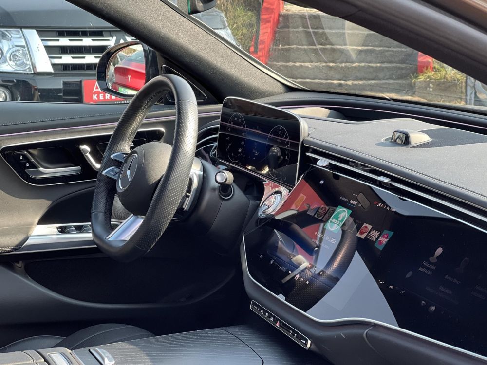 MERCEDES-BENZ E 300 e T 9G-TRONIC Plug-in hybrid AMG. 4D Burmester hifi 3DX2 kijelző Panorámatető Masszázs ülések!