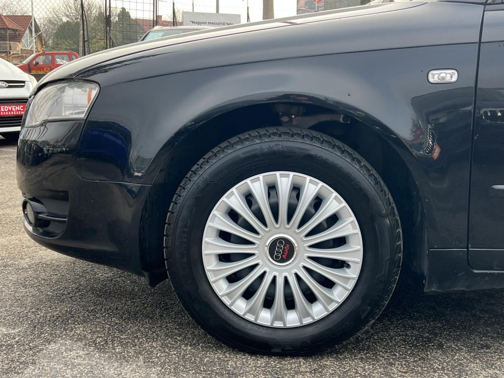 AUDI A4 1.6 Klíma Tolatóradar Új téli gumik!