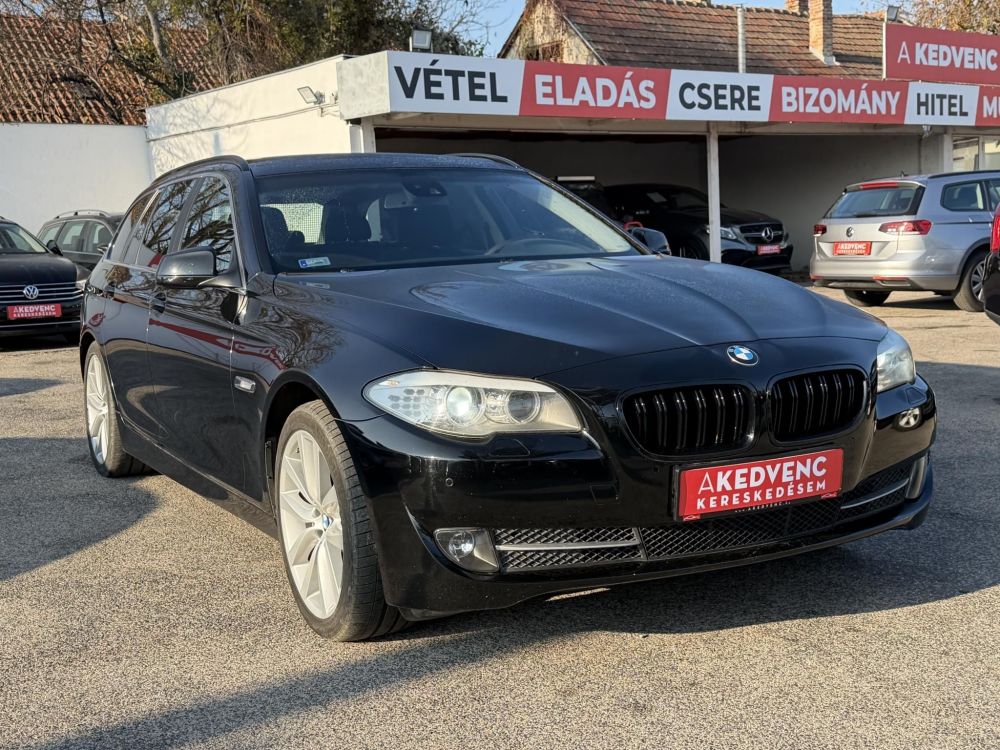 BMW 525d xDrive Touring (Automata) Xenon Tempomat Ülésfűtés PDC Navi Vezérlés cserélve!