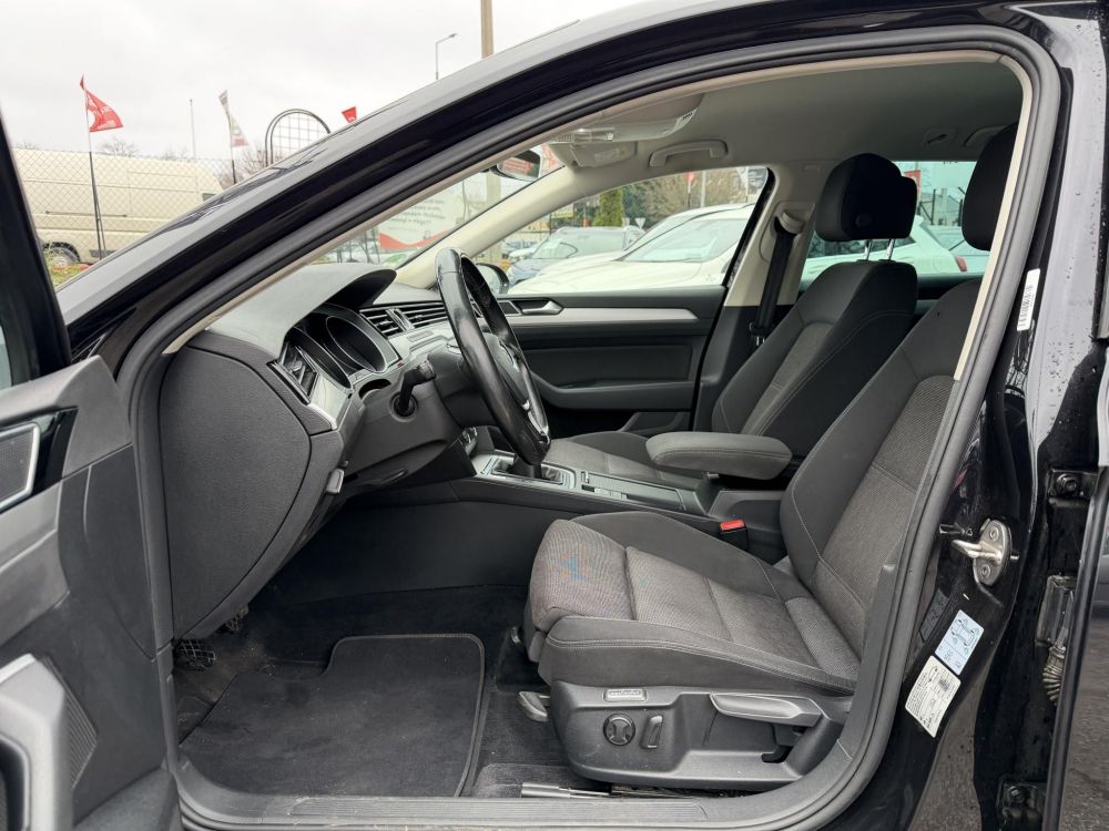 VOLKSWAGEN PASSAT VIII 1.4 TSI BMT ACT Comfortline Távtartó Navi Ülésfűtés Tolatóradar Frissen szervizelt!