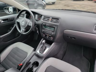 VOLKSWAGEN JETTA 1.4 TSI BMT Highline DSG Magyarországi Tempomat Ülésfűtés Frissen szervizelt!