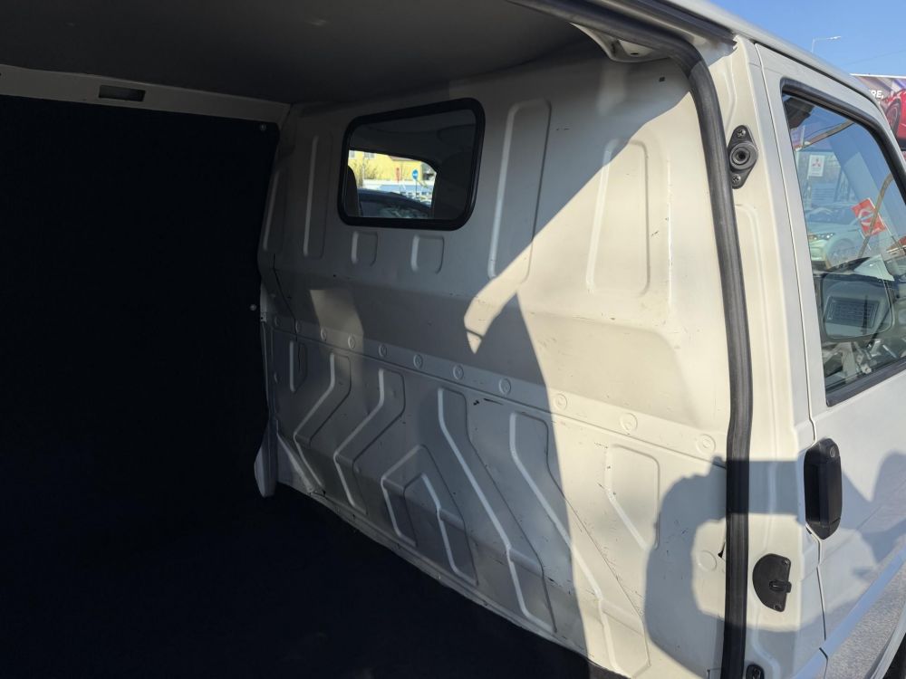 VOLKSWAGEN TRANSPORTER T4 2.5 7DH 1Y2 Hosszú. klímás. kitűnő állapotban!