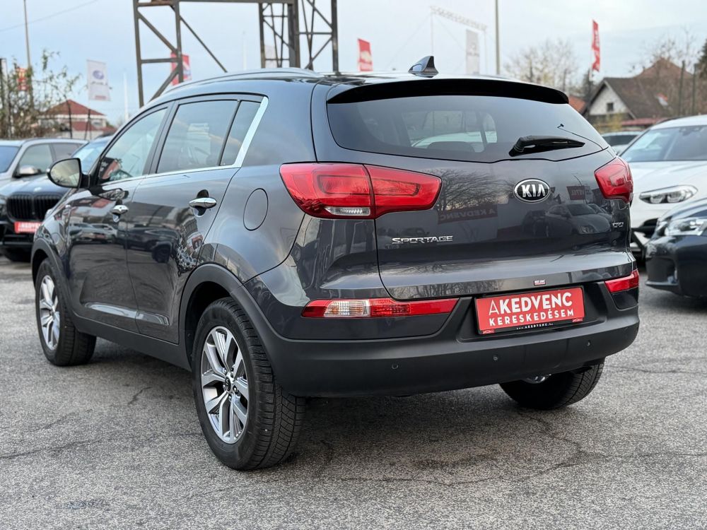 KIA SPORTAGE 2.0 CRDi LX 4x4 (Automata) Magasan felszerelt. Difizár. Téli-nyári gumi garnitúra!