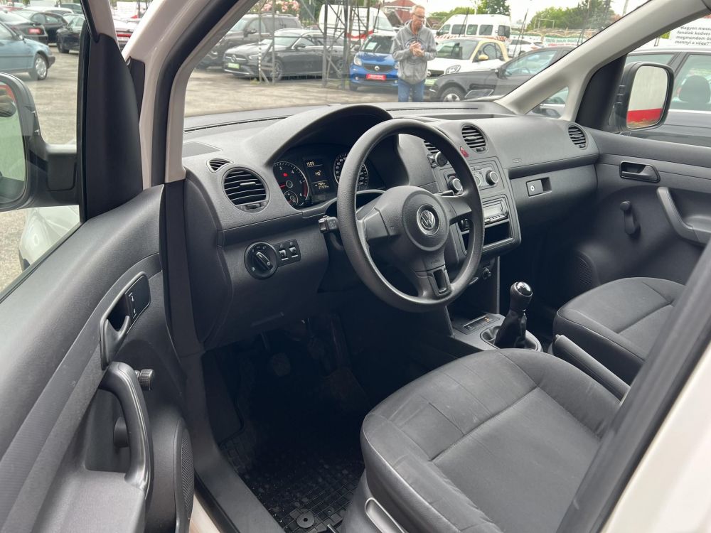 VOLKSWAGEN CADDY 1.6 CR TDI BlueMotion M.o.-i. Klíma Tempomat Bluetooth Téli-Nyári Áfás