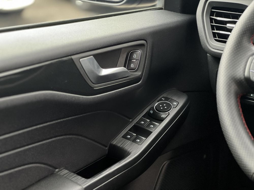 FORD KUGA 2.5 PHEV ST-Line X CVT 85e km. Carplay