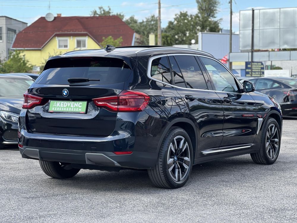 BMW IX3 73,9kWh Konyak bőr. Virtual Cockpit. Panoráma tető. CARPLAY!