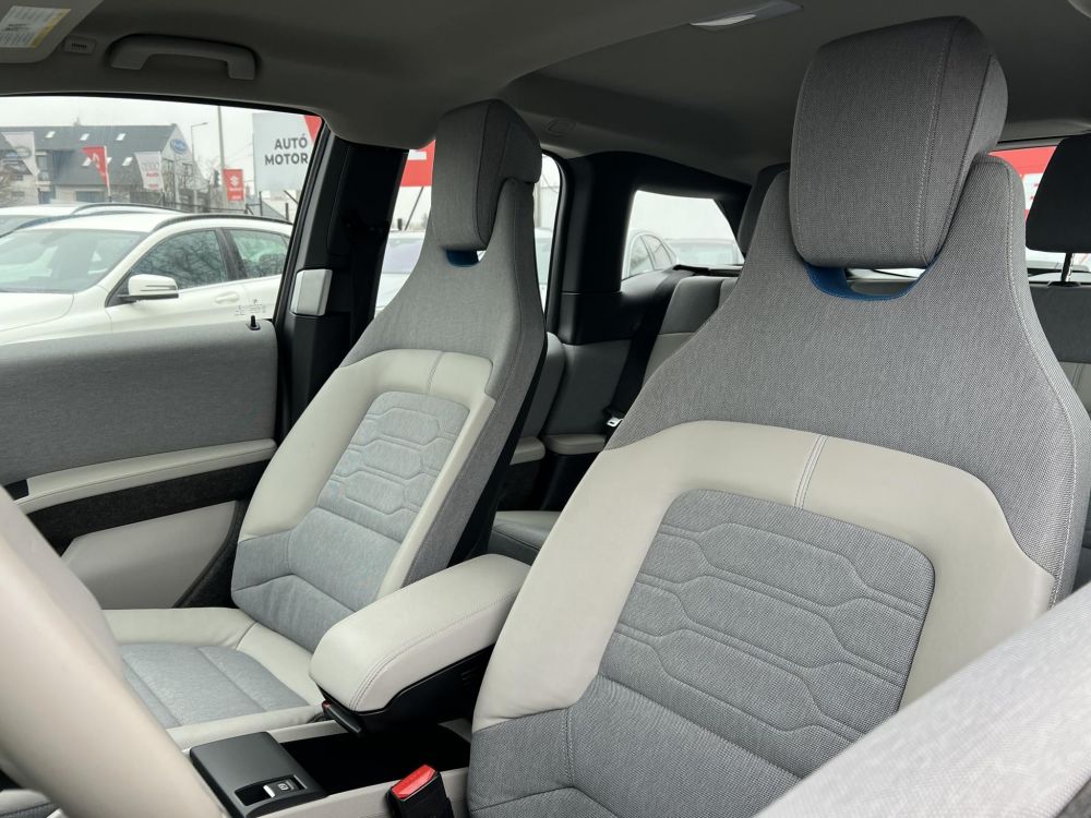 BMW I3 (Automata) 60Ah 59e km. Loft belső Navi Ülésfűtés Félbőr Bluetooth!